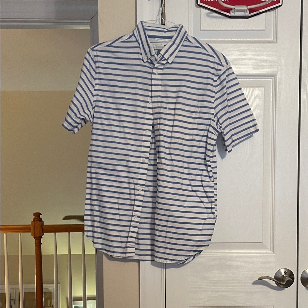 Old Navy Men's Casual Blue and White Striped Shirt